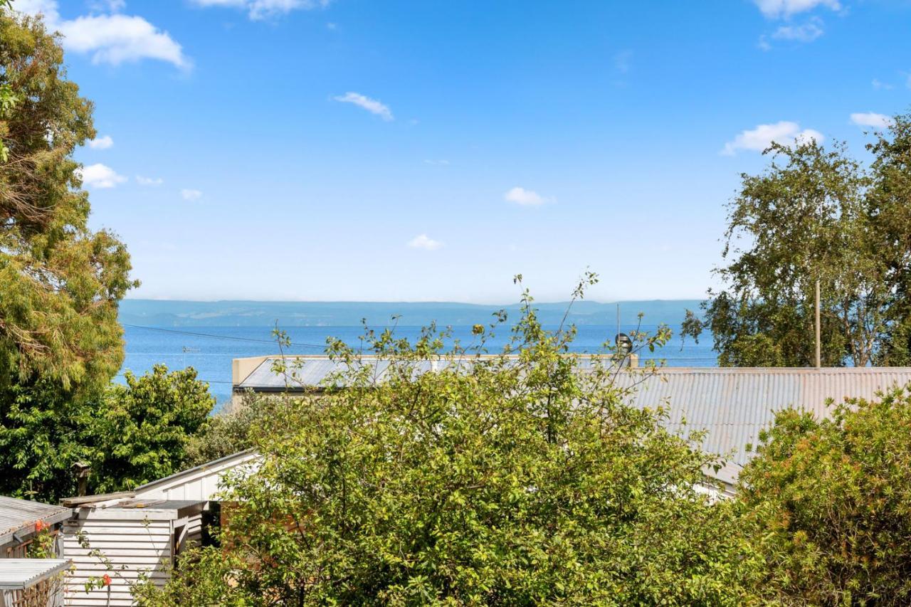 Waitahanui Lake House - Lake Taupo Holiday Home Esterno foto