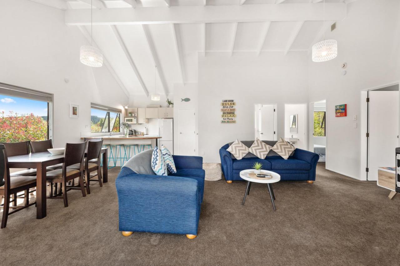 Waitahanui Lake House - Lake Taupo Holiday Home Esterno foto