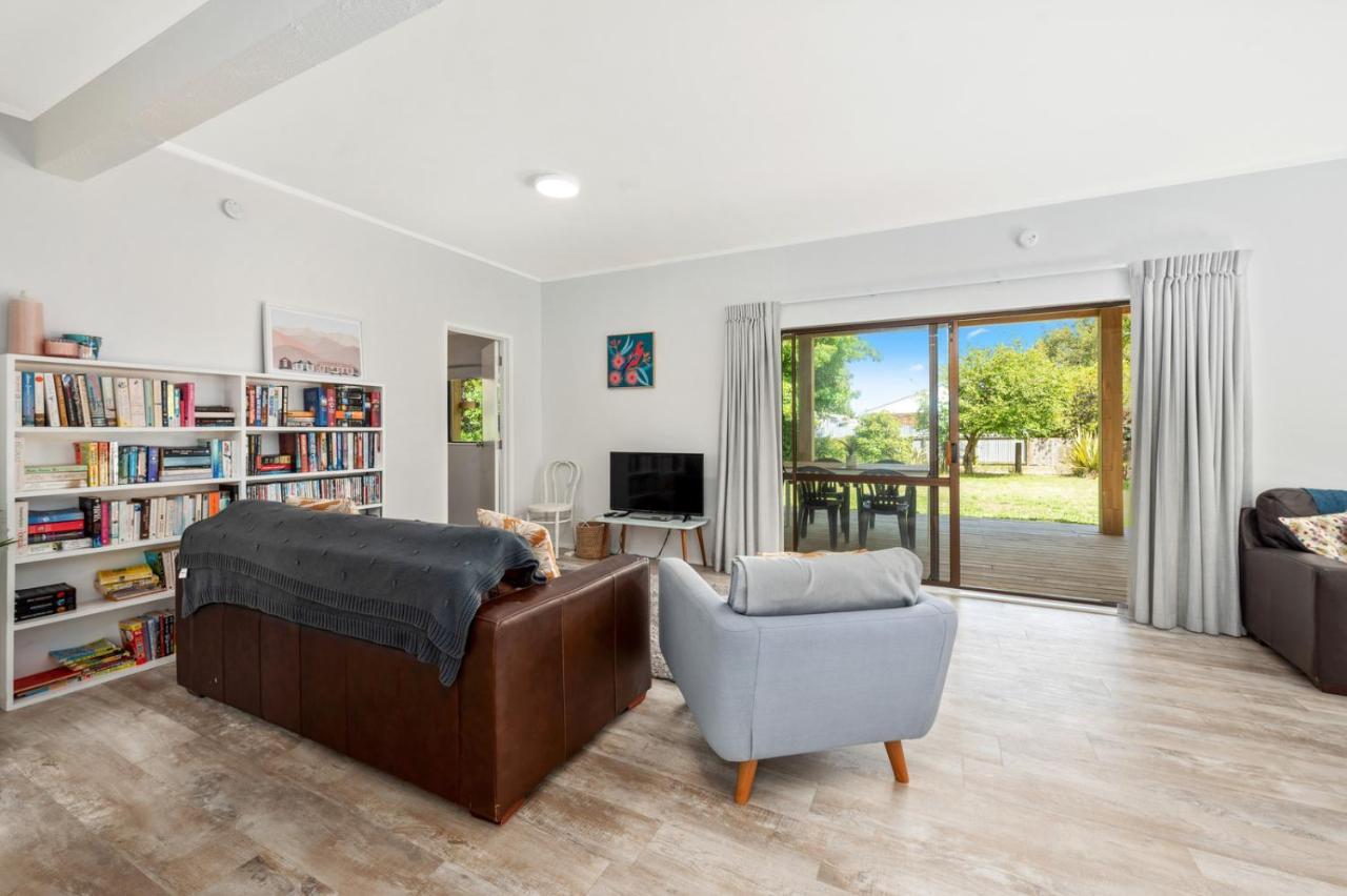 Waitahanui Lake House - Lake Taupo Holiday Home Esterno foto
