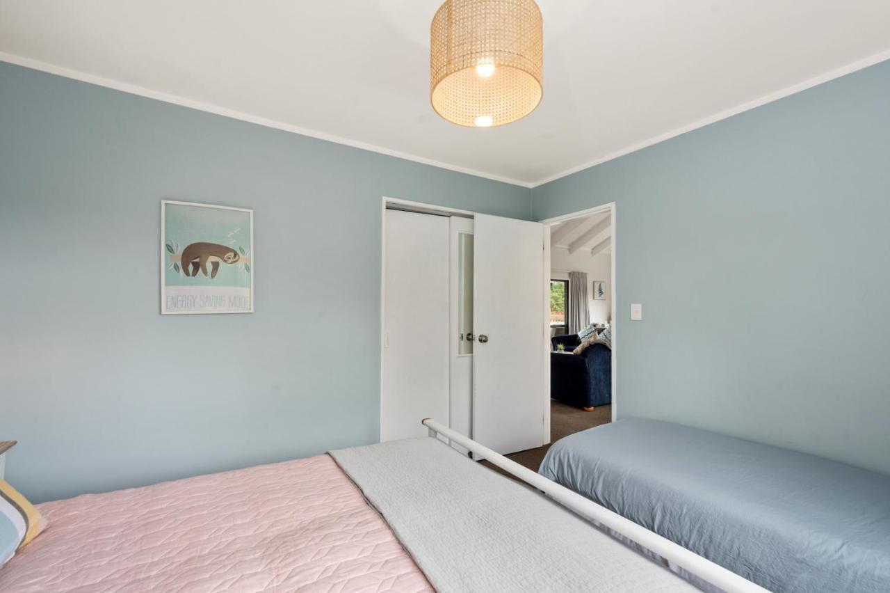 Waitahanui Lake House - Lake Taupo Holiday Home Esterno foto