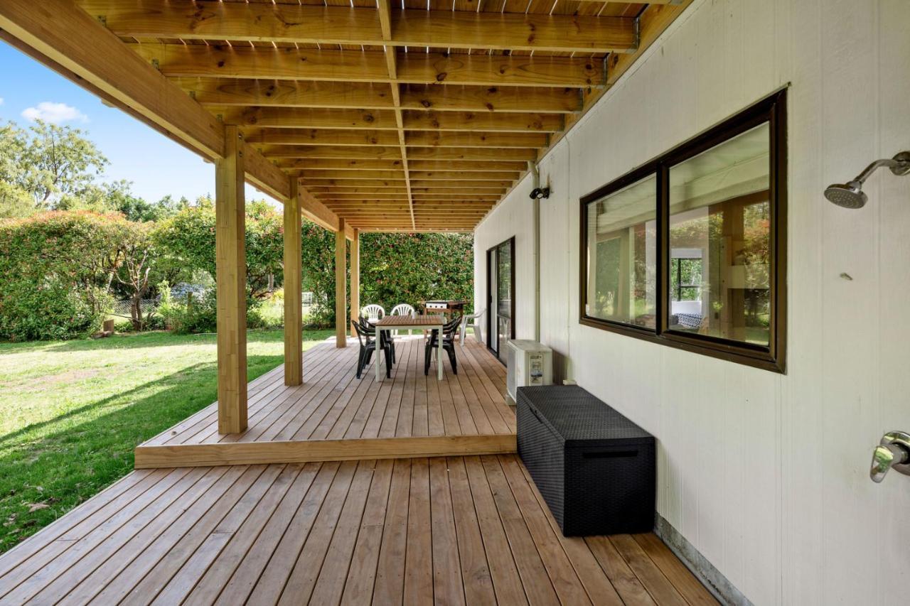 Waitahanui Lake House - Lake Taupo Holiday Home Esterno foto