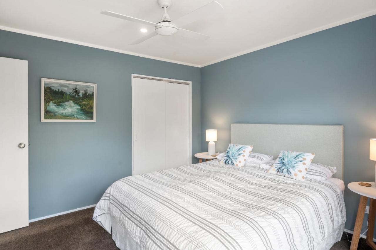 Waitahanui Lake House - Lake Taupo Holiday Home Esterno foto