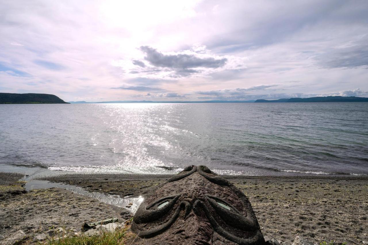 Waitahanui Lake House - Lake Taupo Holiday Home Esterno foto
