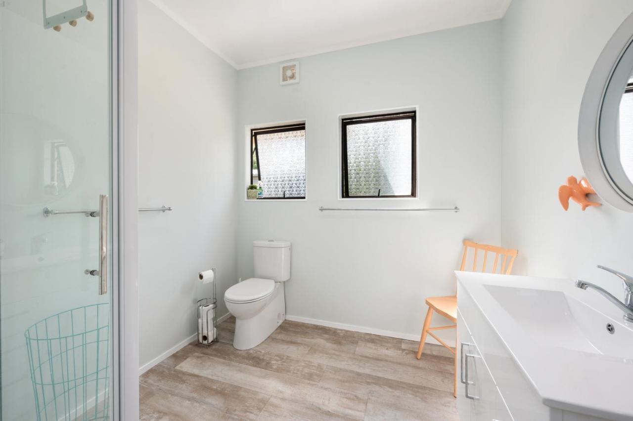 Waitahanui Lake House - Lake Taupo Holiday Home Esterno foto